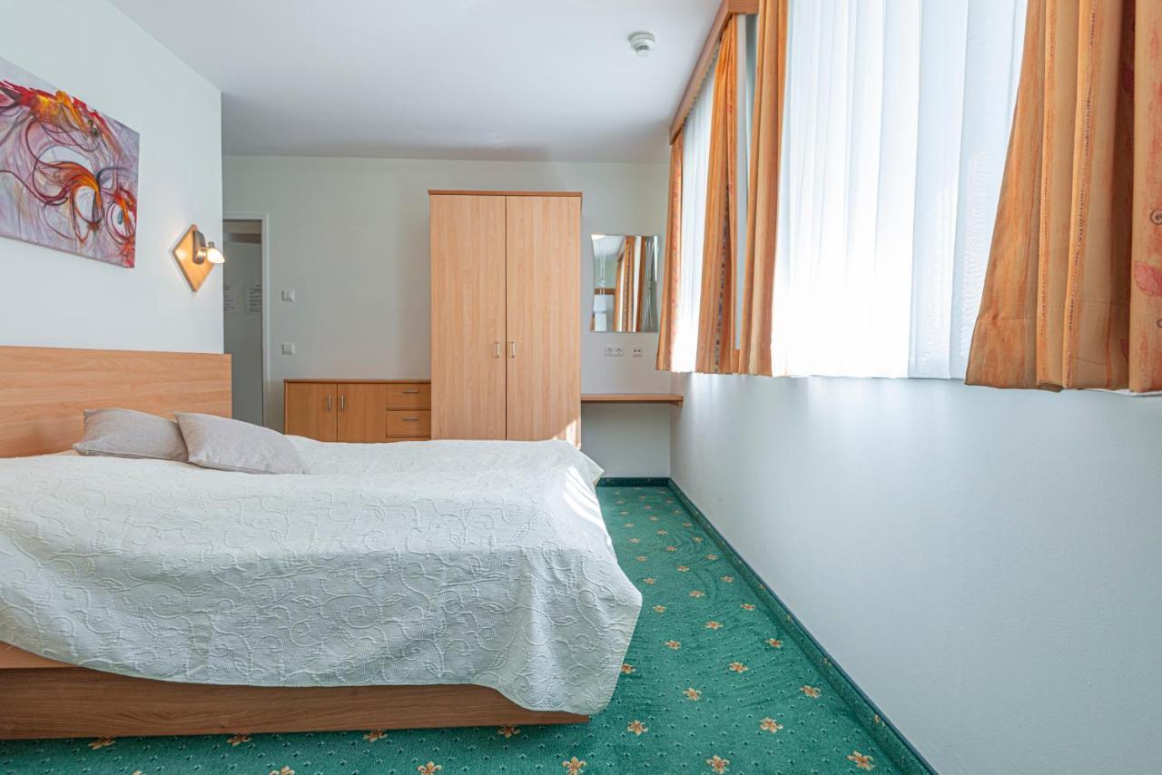 Aparthotel Schillerhof 巴德加斯坦 外观 照片
